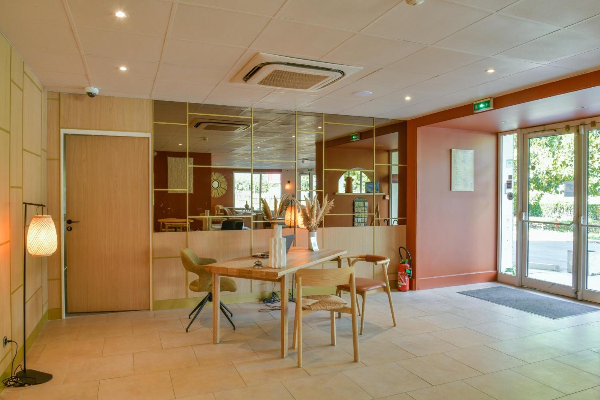 Bhoma - & Restaurant Hotel 3*