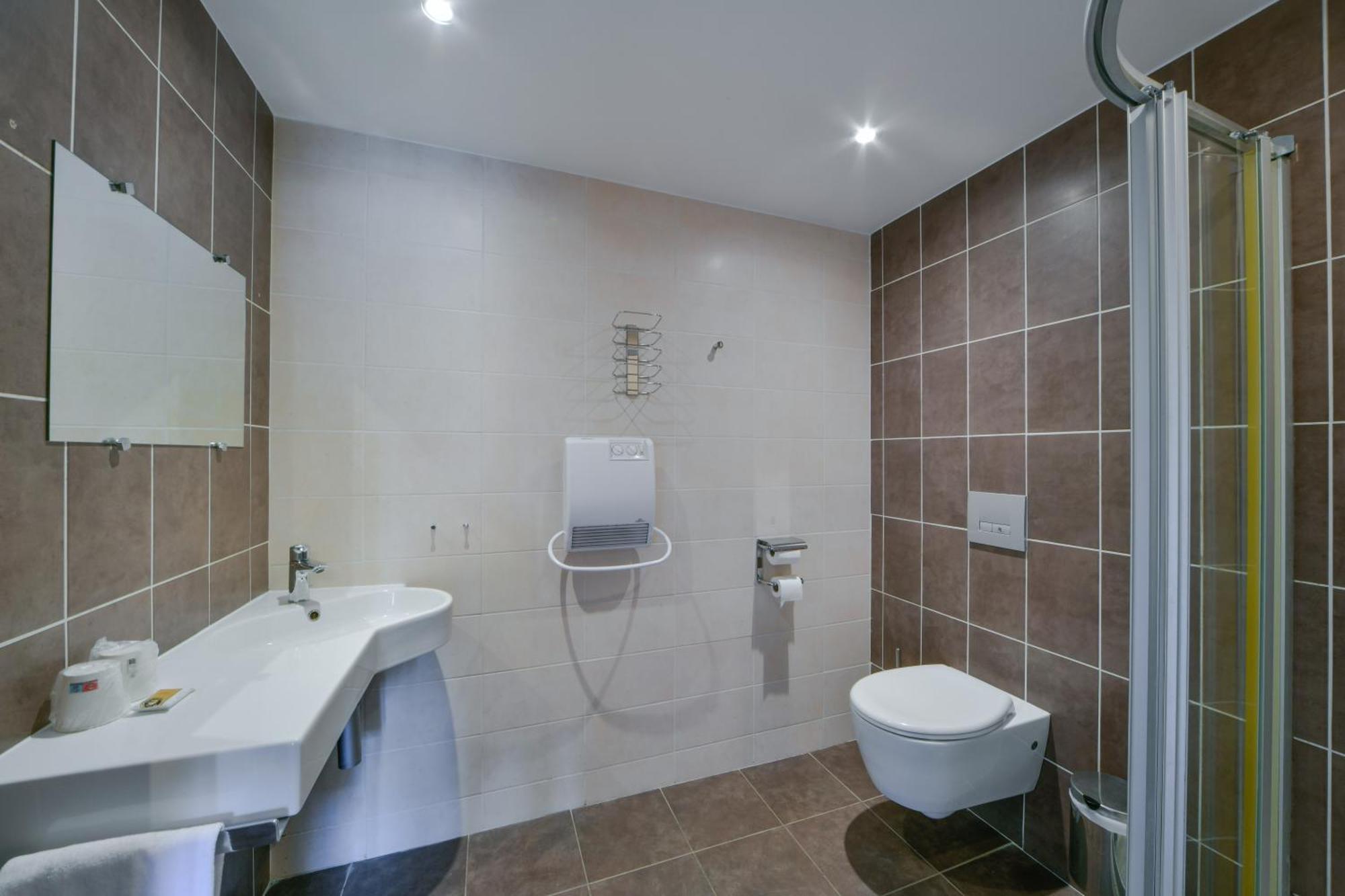 Hotel Bhoma - & Restaurant Bourges
